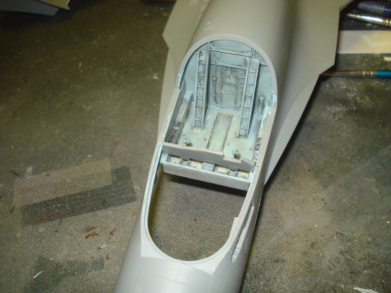 Upper fuselage with cockpit.