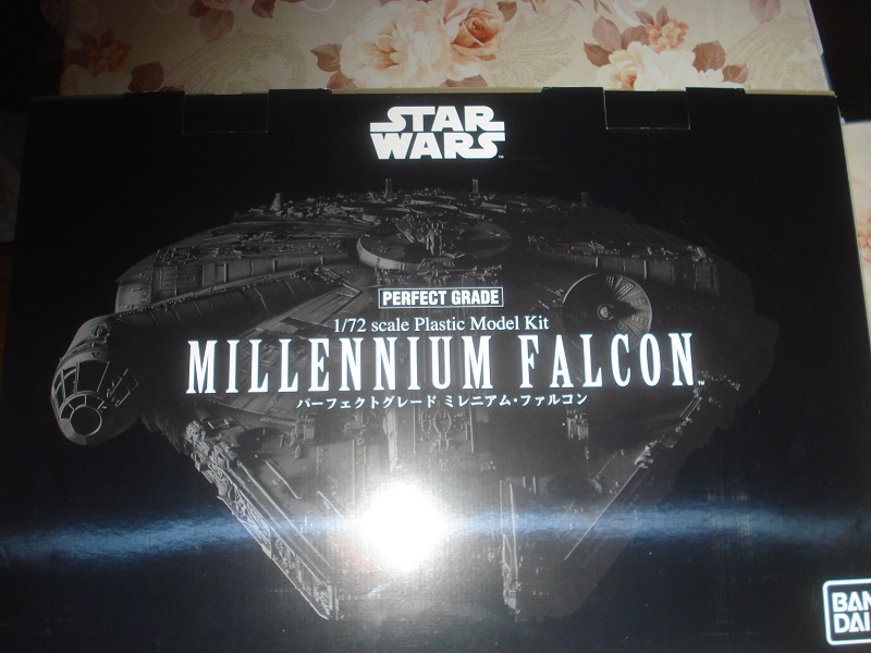 Millennium Falcon box